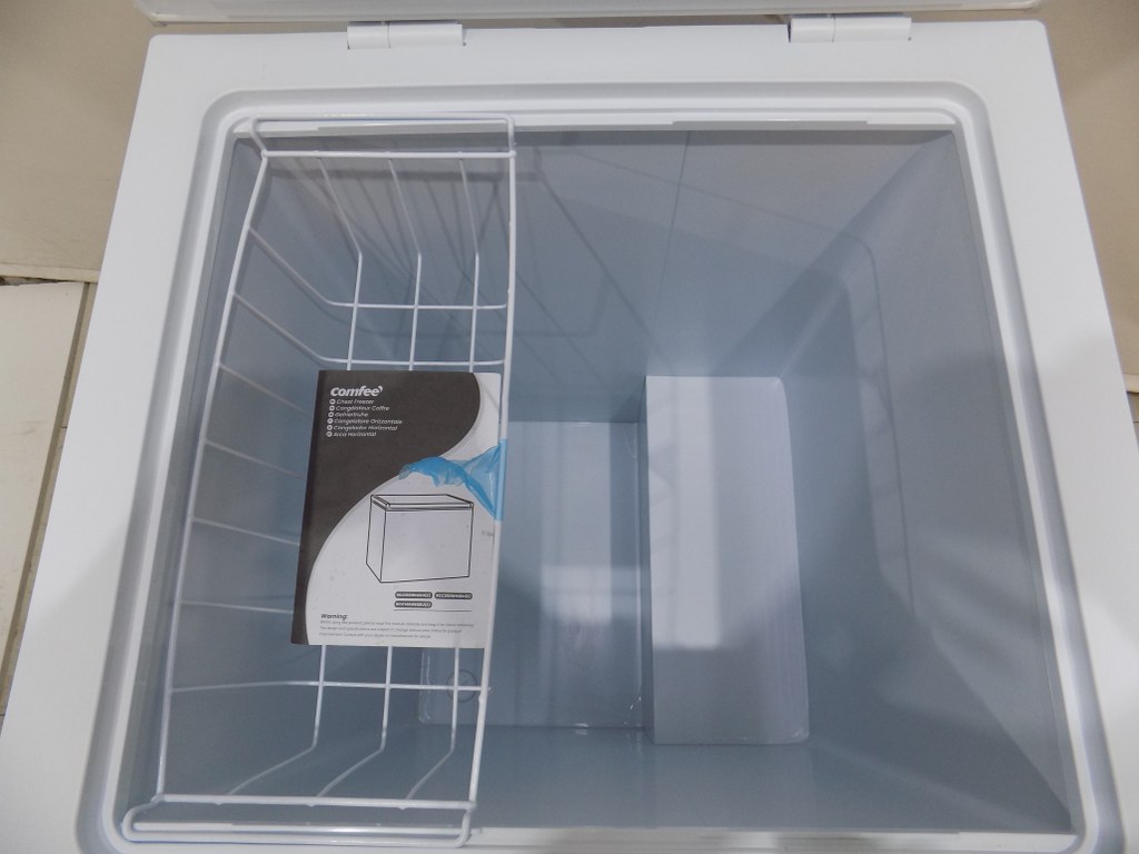 Малък фризер COMFEE RCC146WH2EU(E)