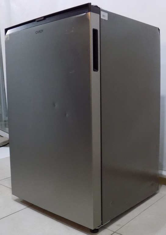 Малък хладилник Candy CNOQ2S58EX