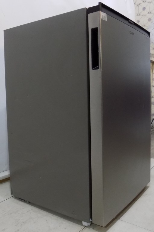 Малък хладилник Candy CNOQ2S58EX