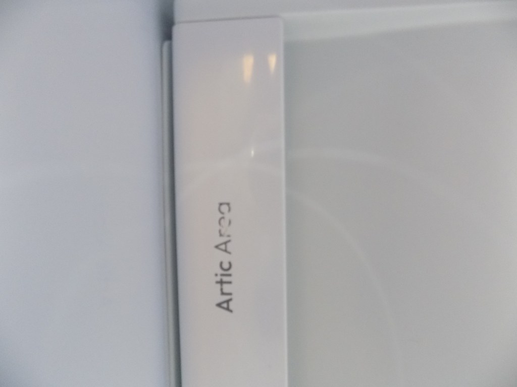 Малък хладилник Candy CNOQ2S58EX