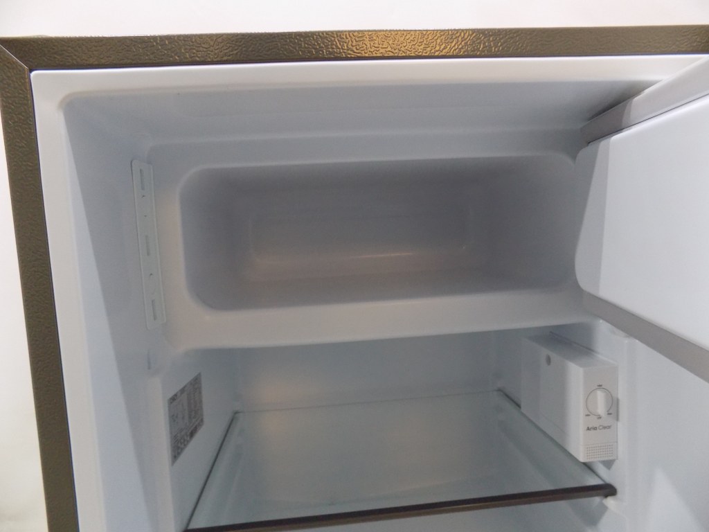 Малък хладилник Candy CNOQ2S58EX