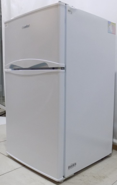 Малък хладилник COMFEE RCT87WH2(E)