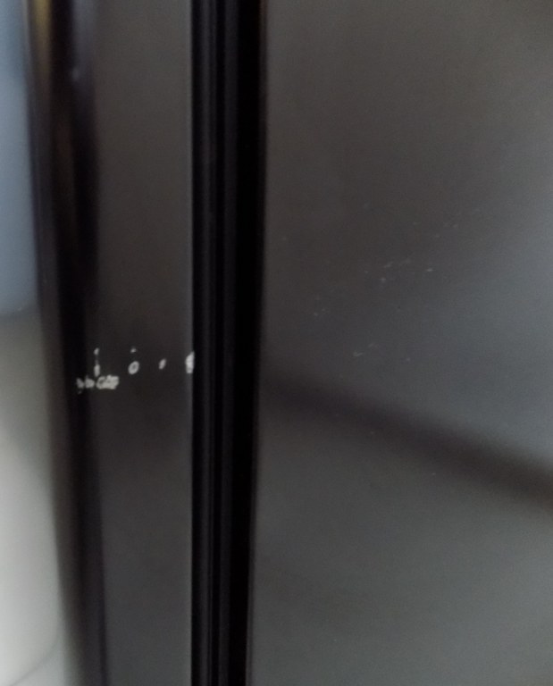 Малък хладилник Comfee RCD115DK2