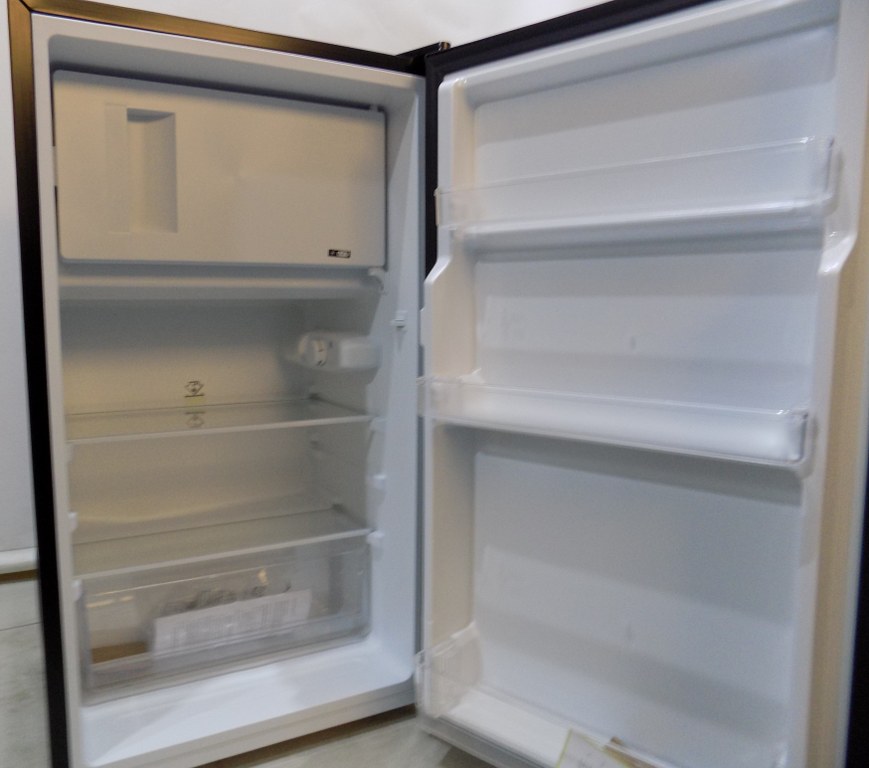 Малък хладилник Comfee RCD115DK2