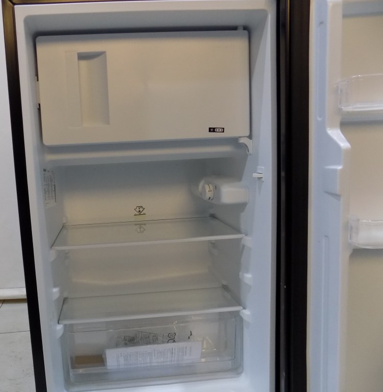 Малък хладилник Comfee RCD115DK2