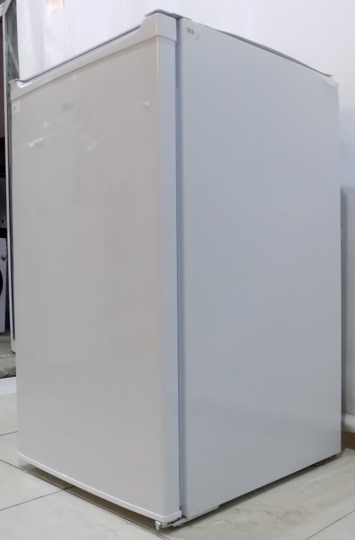 Малък хладилник PKM KS85.3EUB