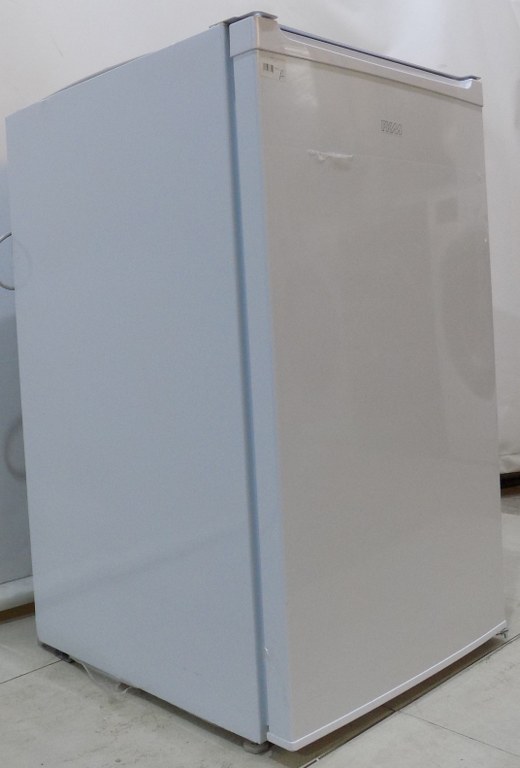 Малък хладилник PKM KS85.3EUB