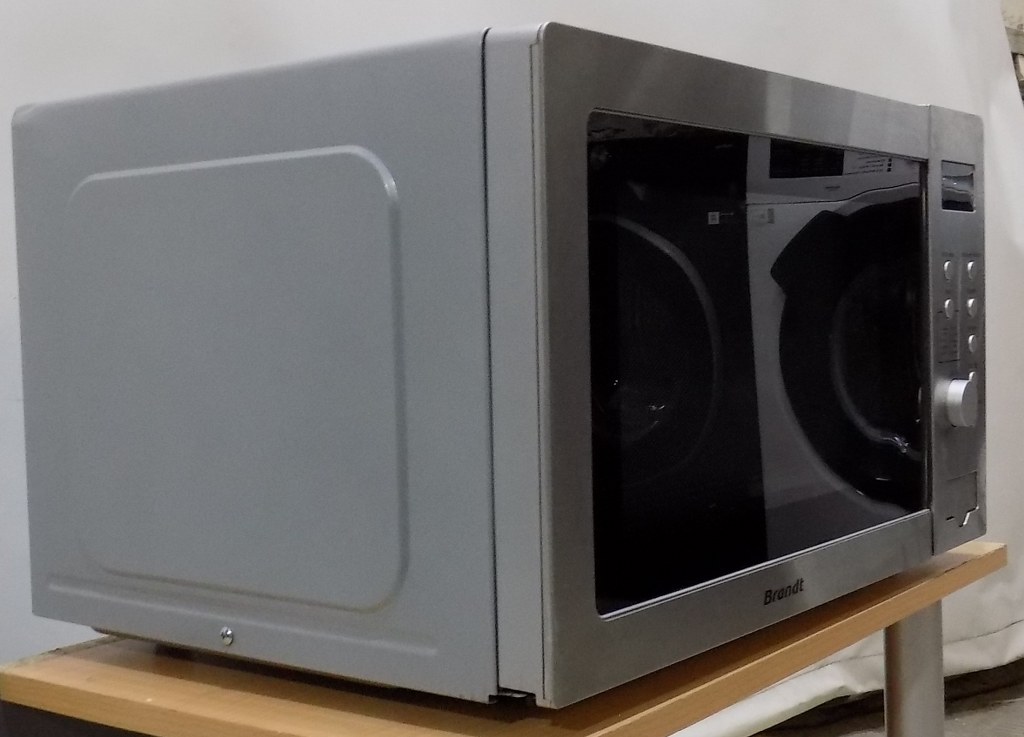 Микровълнова фурна BRANDT - SE2500X