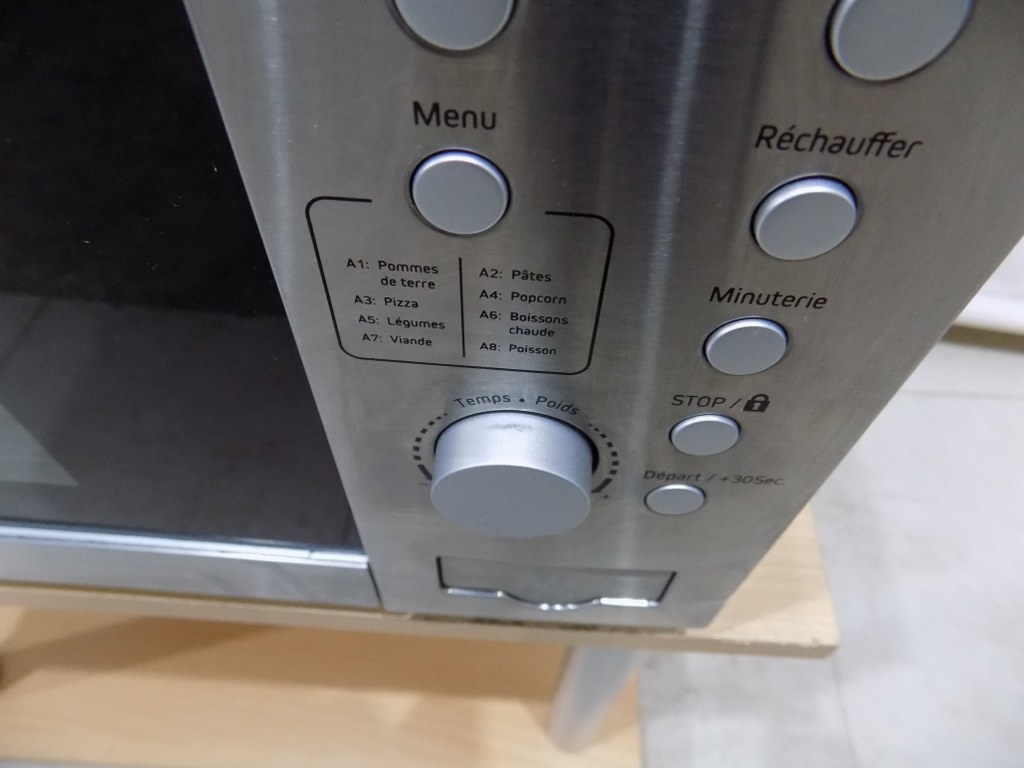 Микровълнова фурна BRANDT - SE2500X