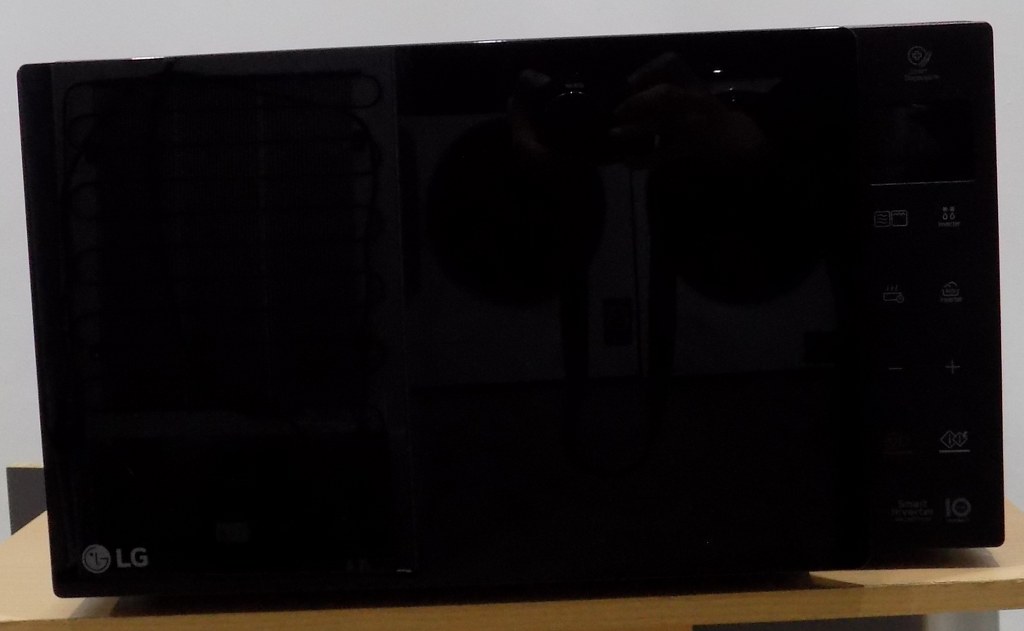 Микровълнова фурна LG Electronics MH 6535 GIS