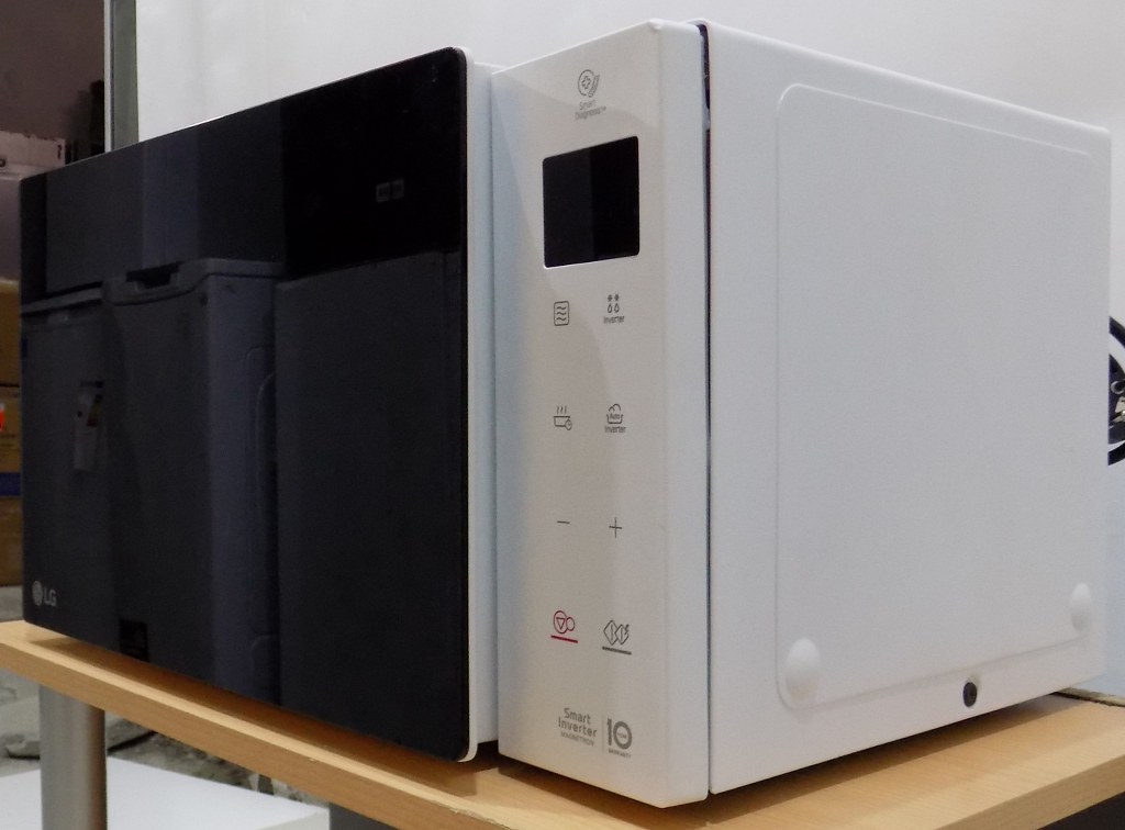 Микровълнова фурна LG MH6535GDS