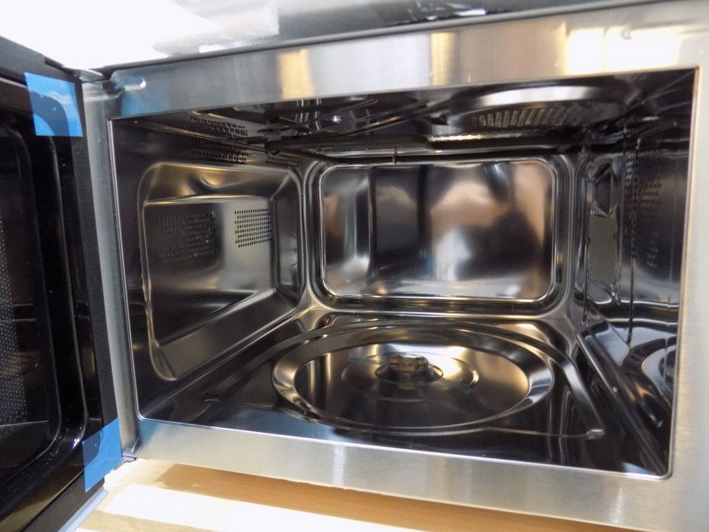 Микровълнова фурна SEVERIN MW 7774