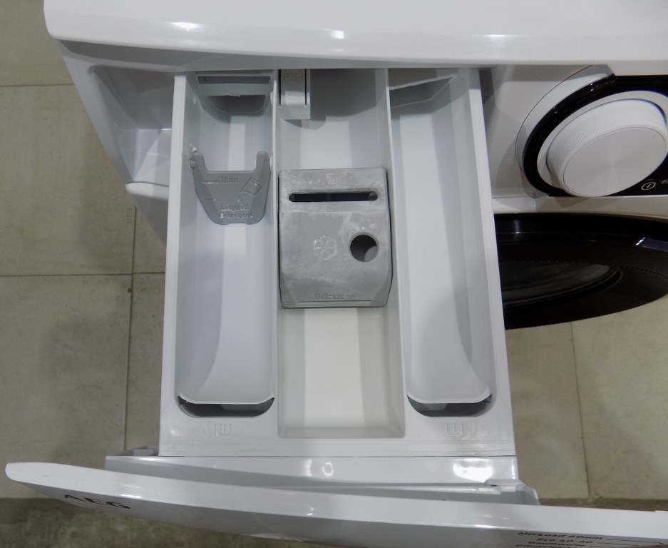 Пералня AEG LR7A70690