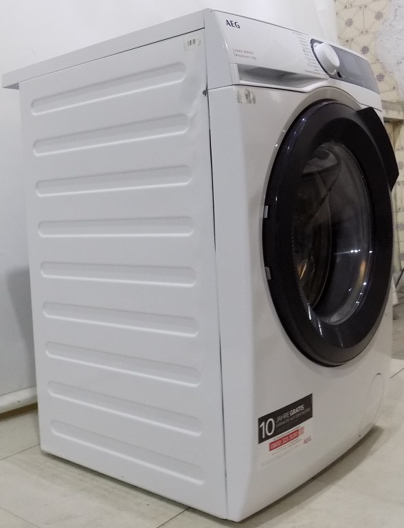 Пералня AEG LR7A70690