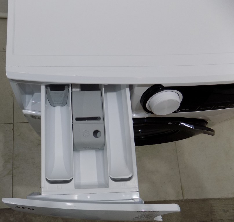 Пералня AEG LR7A70690