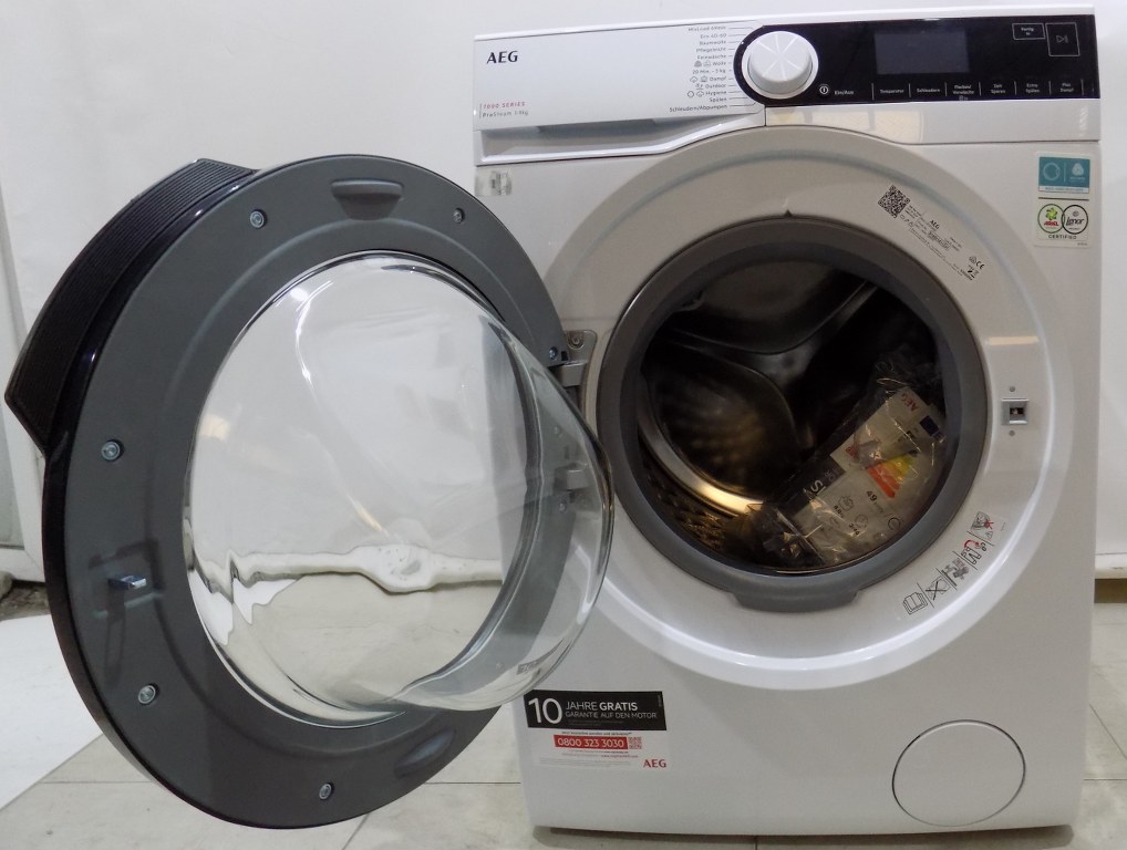 Пералня AEG LR7A70690