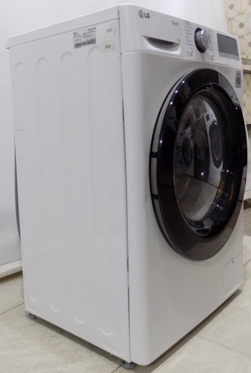 Пералня LG F2V7SLIM9
