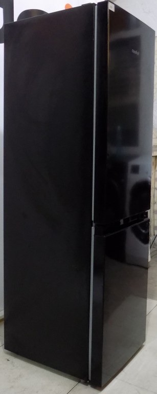 Хладилник COMFEE RCB169DK3