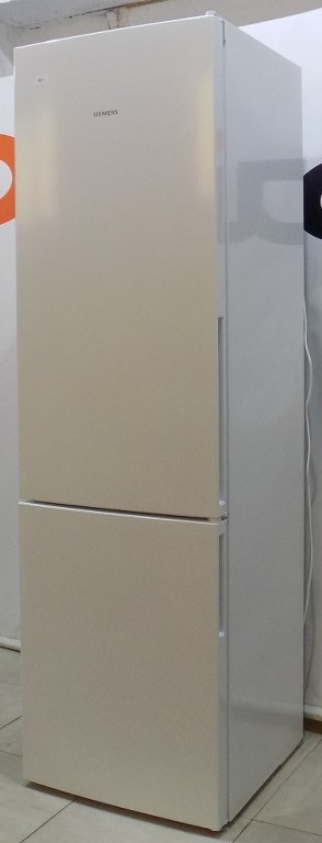 Хладилник SIEMENS KG39EAWCA iQ500