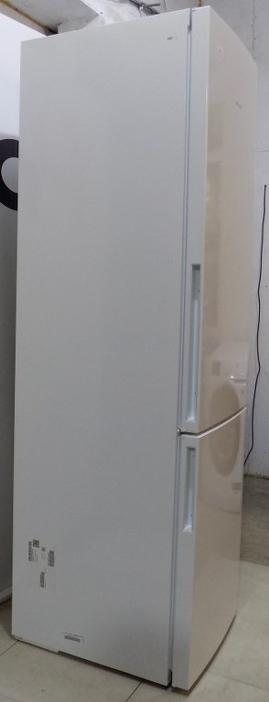 Хладилник SIEMENS KG39EAWCA iQ500