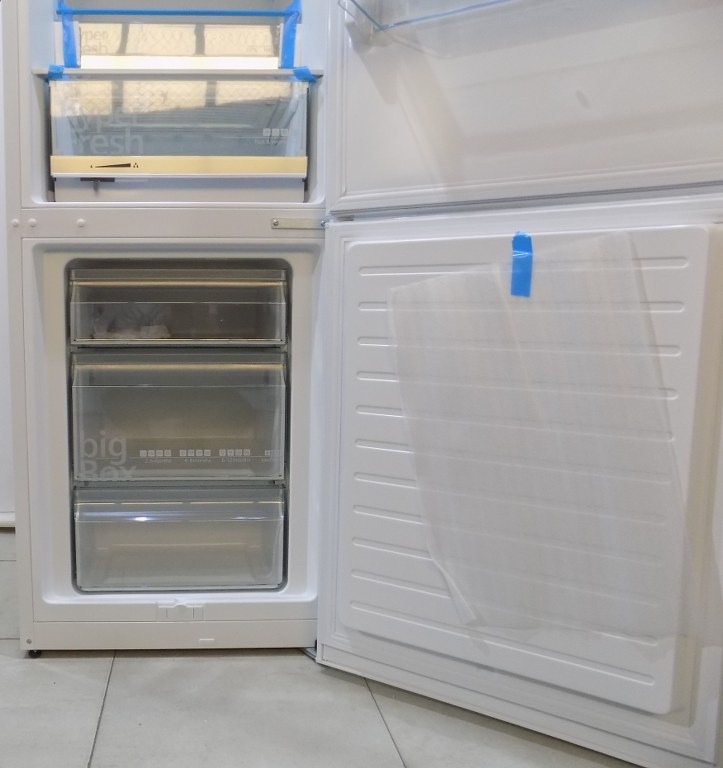 Хладилник SIEMENS KG39EAWCA iQ500