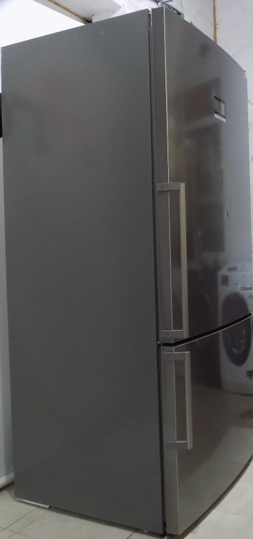Хладилник BOSCH KGN86AIDR