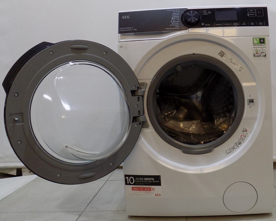 Пералня AEG Electrolux LR9W75490