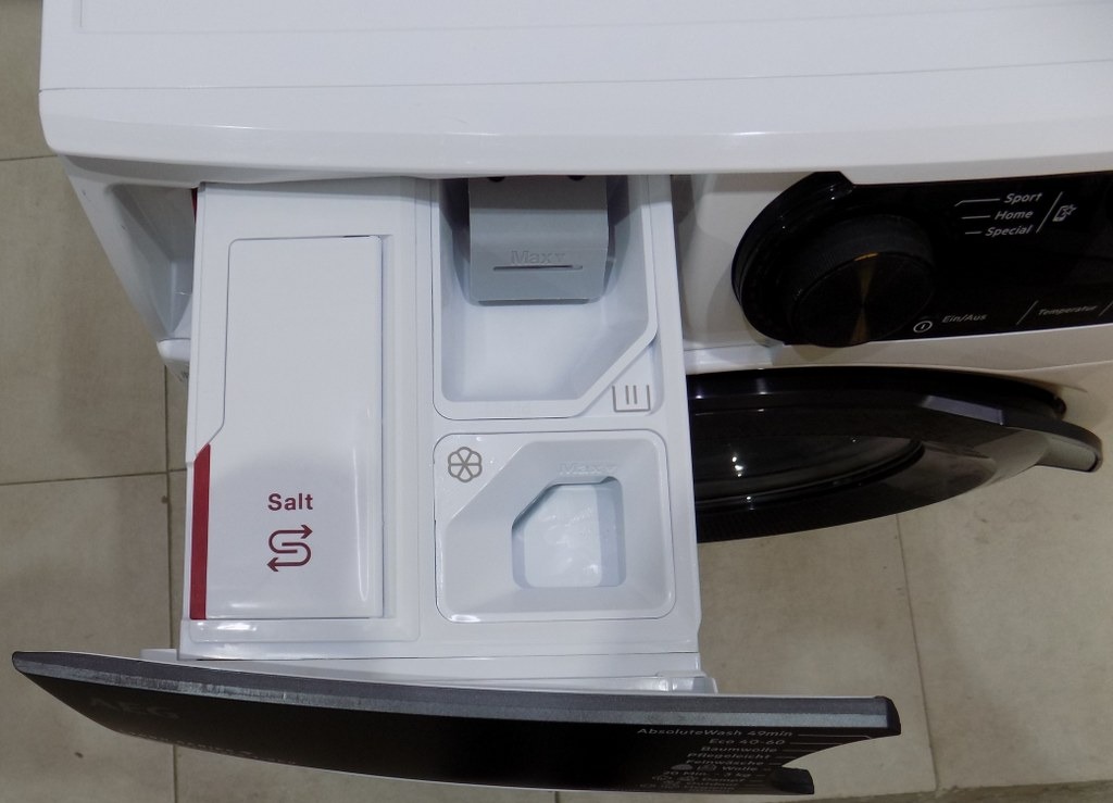 Пералня AEG Electrolux LR9W75490