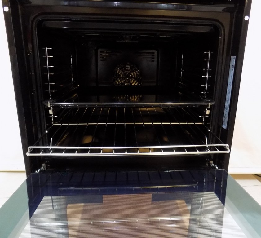 Фурна за вграждане с котлони HANSEATIC HBCO7210A1+HI46074CA