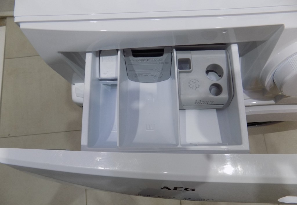 Пералня AEG Electrolux L6FA48FL