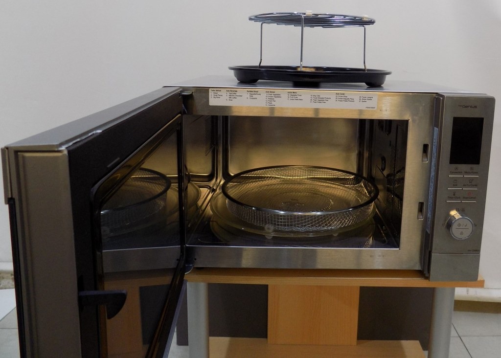 Микровълнова Panasonic NN-CD88QSEPG
