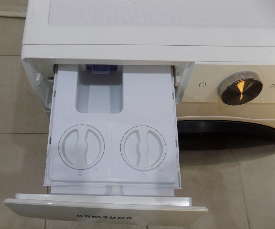 Пералня със сушилня Samsung WD81T534ABWS2