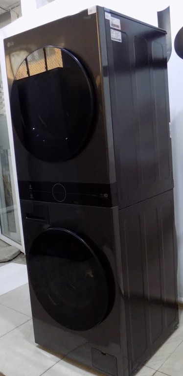 Пералня със сушилня LG WT1210BBF