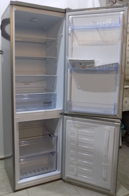 Хладилник BEKO RCSA270K40SN