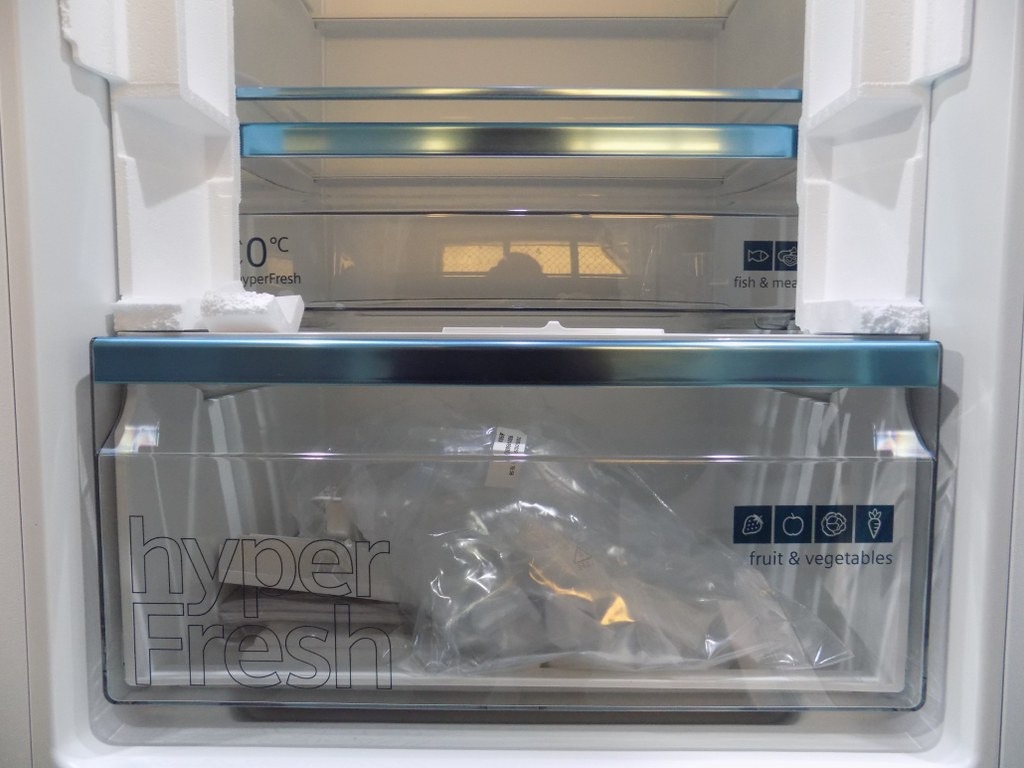 Хладилник за вграждане SIEMENS KI96NVFD0