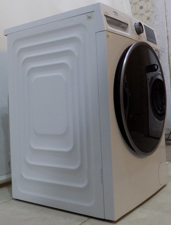 Пералня със сушилня Beko B3DFT512447W