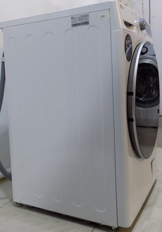 Пералня LG F4WR7091