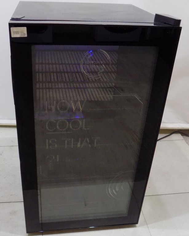 Охладител HCK 98L Drinks Fridge with Cyberpunk