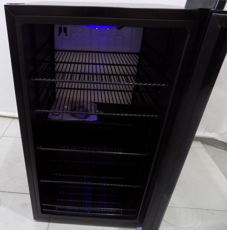 Охладител HCK 98L Drinks Fridge with Cyberpunk