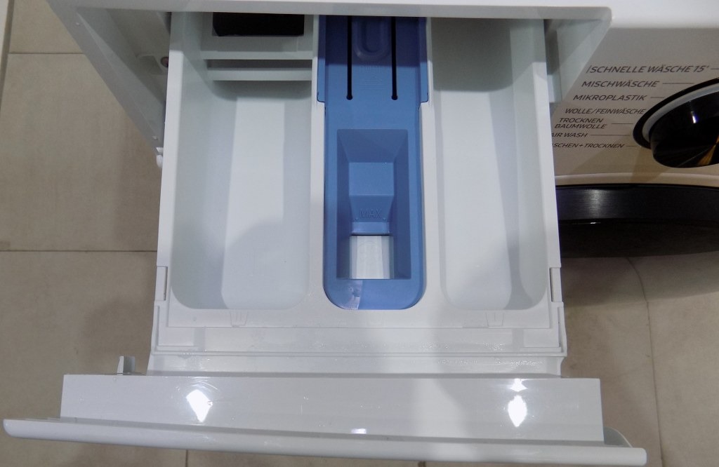 Пералня със сушилня Samsung WD9EDG5B15BEEG