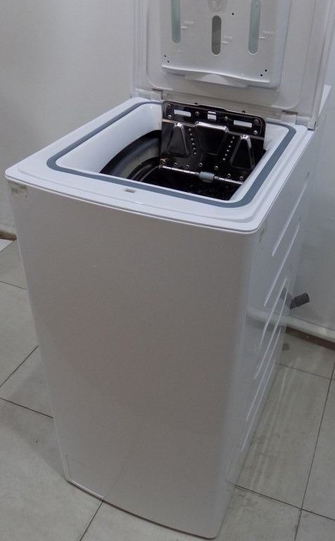 Пералня с горно зареждане Midea TW 7.83i di