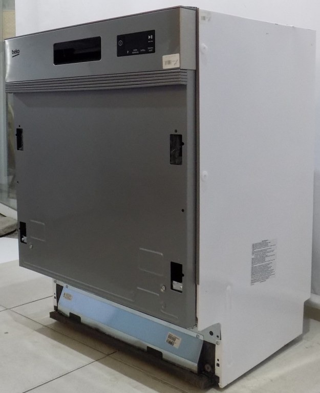 Съдомиялна за вграждане BEKO BDSN15O30X