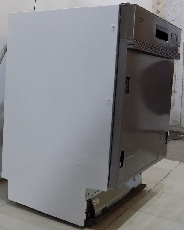 Съдомиялна за вграждане BEKO BDSN15O30X
