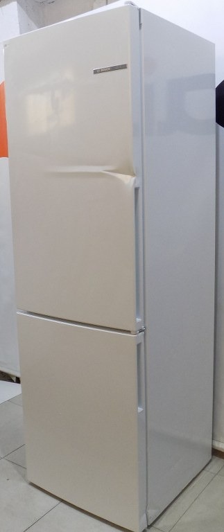 Хладилник Bosch KGE36AWCA