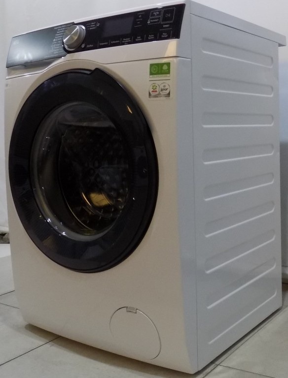 Пералня AEG LR8E80690