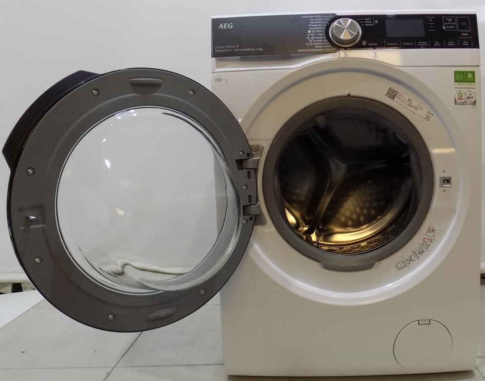 Пералня AEG LR8E80690