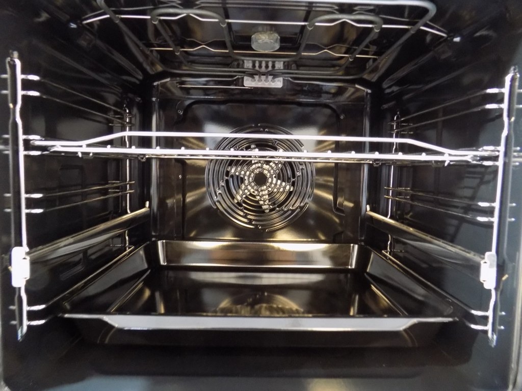 Фурна за вграждане с котлони Gorenje Hot Air Inox Set 4