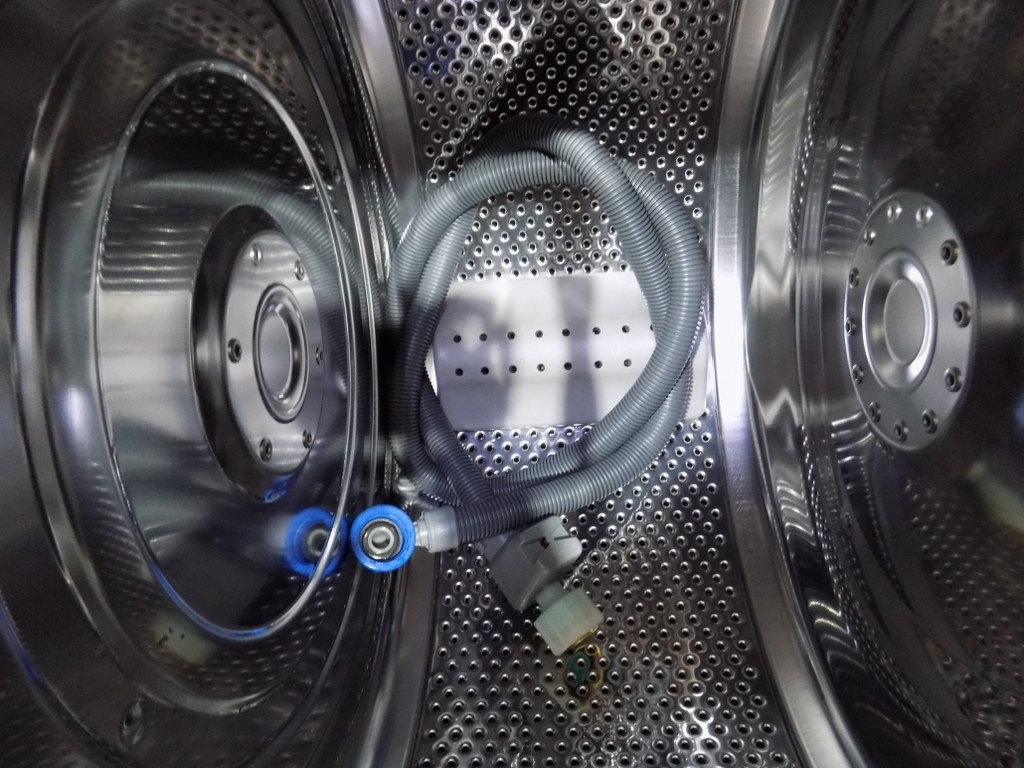 Пералня с горно зареждане AEG LTR7A71370
