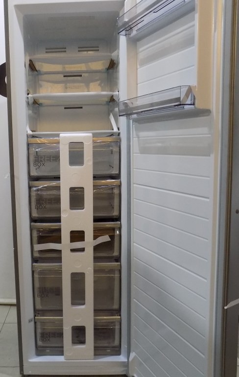 Фризер Midea MDRU385MTC02
