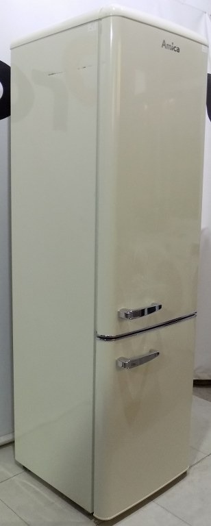 Ретро хладилник Amica KGCR 387 100 B